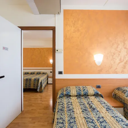 Airmotel Отель Местре