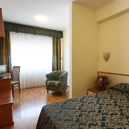 Airmotel Отель Местре